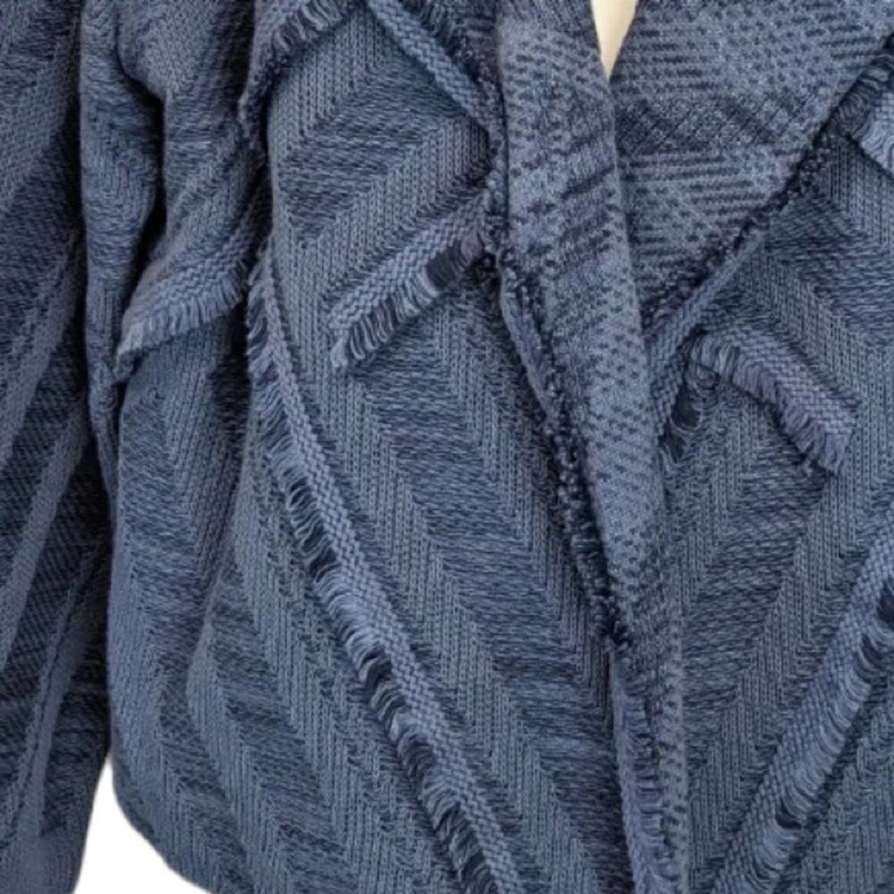 Chico’s Cardigan Sweater Women’s Size 12 M Blue Fringe Woven Crossing Patterns 2 - Picture 4 of 15